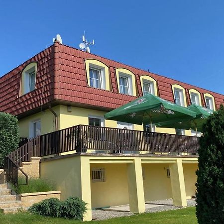 Kamyk nad Vltavou 卡梅克旅馆酒店 外观 照片
