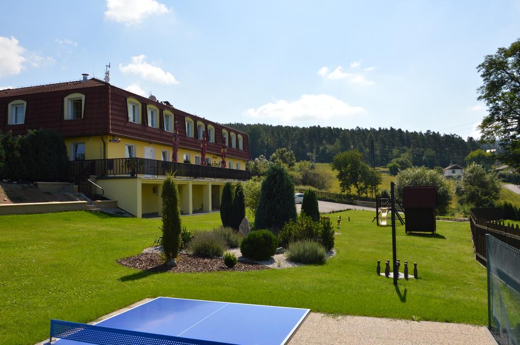 Kamyk nad Vltavou 卡梅克旅馆酒店 外观 照片