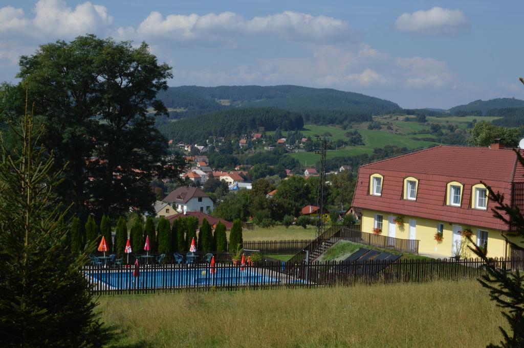 Kamyk nad Vltavou 卡梅克旅馆酒店 外观 照片
