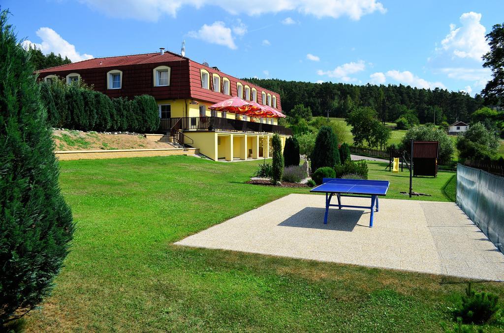 Kamyk nad Vltavou 卡梅克旅馆酒店 外观 照片