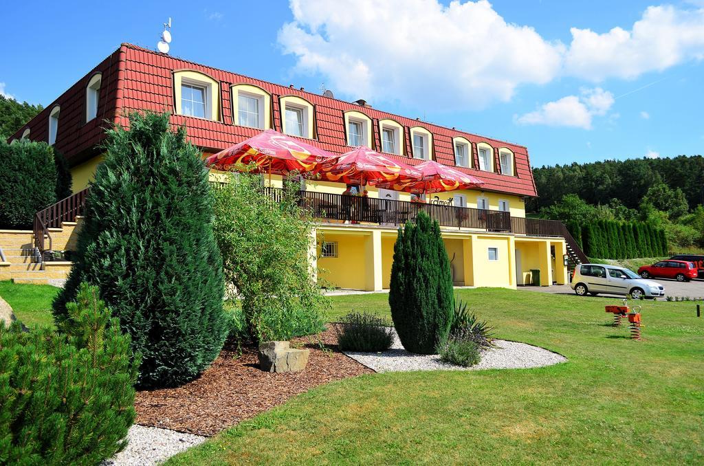 Kamyk nad Vltavou 卡梅克旅馆酒店 外观 照片